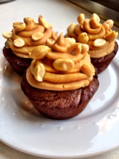 Flourless Chocolate Peanut Butter Cupcakes